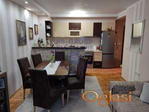 Odlican stan na N. Detelinari 66m2