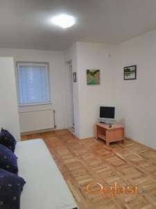 NAMEŠTENA GARSONJERA NA NOVOJ DETELINARI 250 EVRA