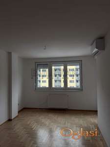 Izdaje se stan u kompleksu Mozaik!