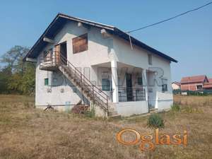 Kuća novije gradnje u Kniću, nedaleko od centra - 100 m2 u osnovi