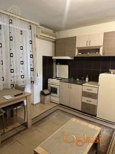 Izdaje se stan u blizini Pravnog fakulteta