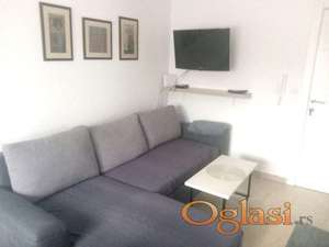 Moderan dvosoban stan na samom ulasku u Veternik