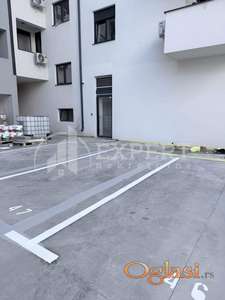 Izdaje se parking mesto na Panteleju, 11m2