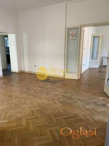 Senjak, salonski stan, 113m2 + dvorište ID#13628