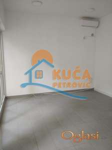 Izdaje se ulični lokal u centru, 40m2!