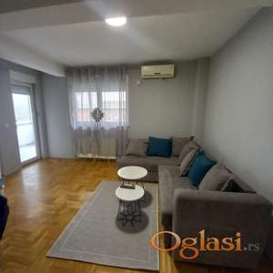 PODBARA - UKNJIŽEN TROSOBAN STAN - USELJIV PO ISPLATI - PRODAJE SE KOMPLETNO OPREMLJEN!!!