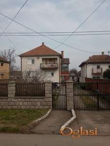 Na prodaju spratna kuća u Indjiji