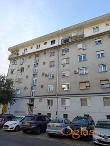 Četvorosoban 94m Novi Sad, Cara Dušana DVA NIVOA novo uknjizeno