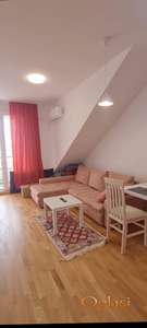 Prelep dvosoban stan na Podbari !