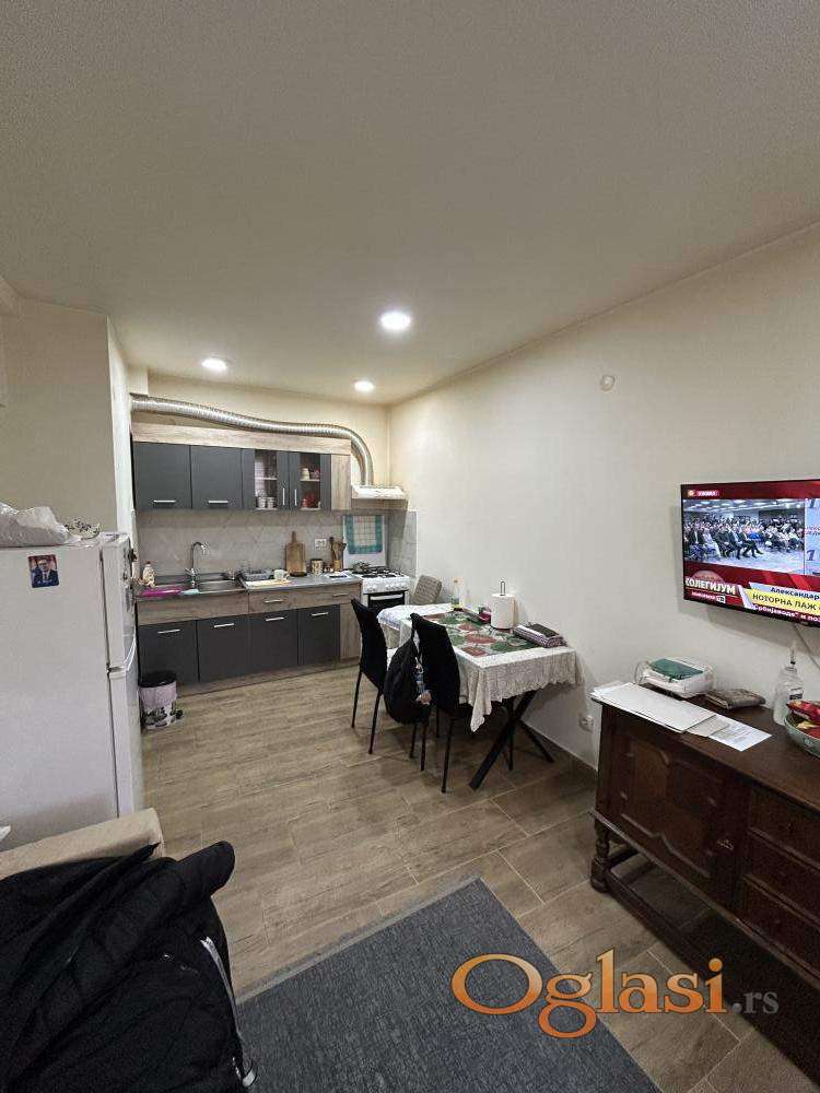 на продажу полуторакомнатная квартира территория 33 m², расположенная в центре Сурчины — фото