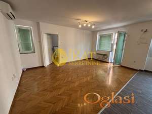 Vukov spomenik, Zahumska, 60m2 sa prostranom ostavom ID#4622