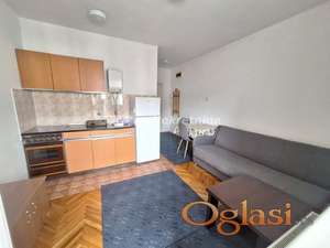 Garsonjera na Grbavici, Novi Sad, 24 m², 4. sprat
