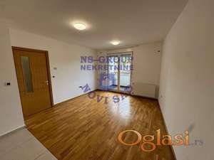 Petrovaradin. Na prodaju se nudi komforan stan površine 64m².