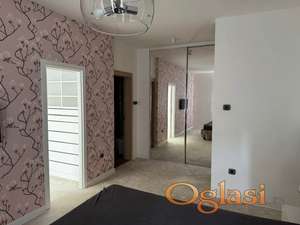 4-soban stan 136 m² + Garaža (Centar, pored Vega IT centra)