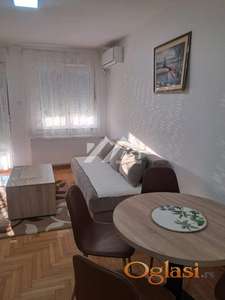 Izdajem lep renoviran dvosoban stan kod Bulebara Oslobođenja !!! ID#5815