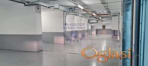 Novo, garažno mesto  sa rolo vratima na daljinski