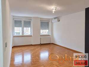 Dvosoban stan 48 m², Socijalno, Novi Sad, 1. sprat