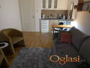 Funkcionalna garsonjera na odličnom mestu Grbavica , Gogoljeva