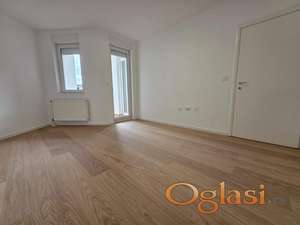 Dvosoban renoviran u neposrednoj blizini centra !