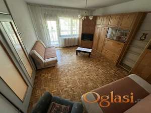 Trosoban komforan porodičan stan!