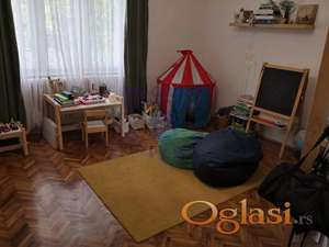 Odlična kuća u Cara Dušana!