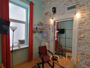 Jednosoban, namešten - strog centar Novog Sada!