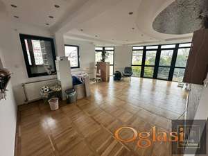Odličan četvorosoban stan! Puškinova - Grbavica