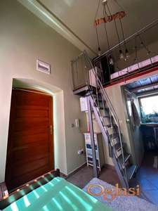 Apartman u centru, opremljen, dugorocno