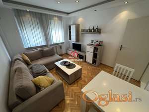 Jednoiposoban stan - 40m2 - Detelinara
