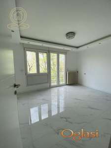 Izdavanje dvosoban stan Niš strogi centar – 51 m², polunamešten, odlična lokacija, smart home oprema