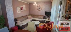 VETERNIK, 88m2, Četvorosoban, Garaža, Dvorište