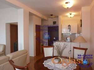 Penthous u centru grada !