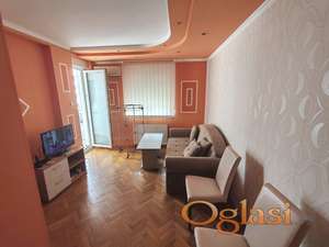 Nova Detelinara noviji lep 1.5 stan 330eur!