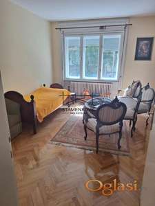 Kej - Salonski stan kod Dunavskog parka - Renoviran