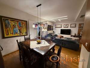 odlicna nekretnina u Centru Sremske  Kamenice !