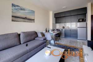 Jednoiposoban stan sa garažom-Spens, useljiv od 01.06.