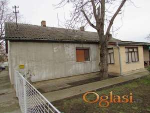 Prodaja kuće čvrste gradnje sa dodatnim stambenim objektom na istoj parceli u Bečeju (Novo Selo)
