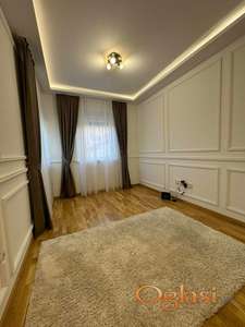 Polunamešten,  noviji jednoiposoban stan na Telepu