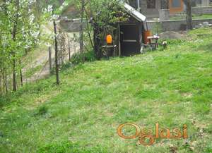 Prodaja placa sa vikend kucicom