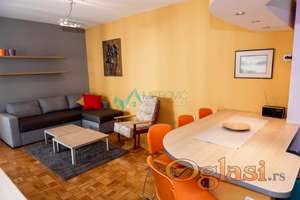 Izdaje se potpuno opremljen trosoban stan u Železničkoj 