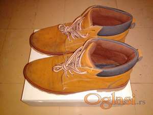Unisex cipele/čizme broj 42