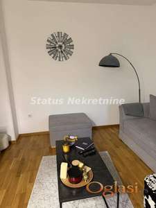 Garsonjera u Kraljevom Parku -380 € sa PM u zgradi