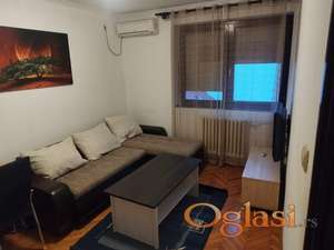 Jednoiposoban stan - Cara Dušana ulica - N.S.