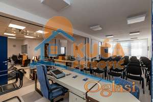 Poslovni prostor, Vožda Karađorđa, 232m2+133m2 podrum