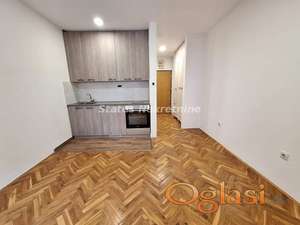 RENOVIRANA GARSONJERA 25M2, POLUNAMEŠTENA, BULEVAR, 270EU