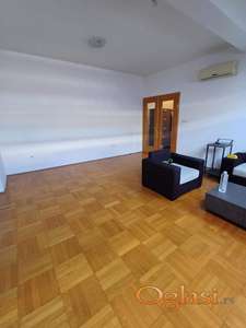 Komforan 3-soban stan u strogom centru