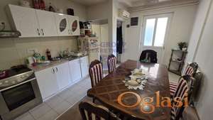 Trosoban stan na Podbari