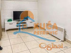 Izdaje se lokal u centru Niša, 21m2