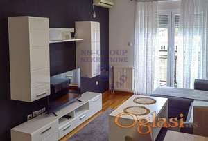 Odličan, komplet namešten stan na Socijalnom
