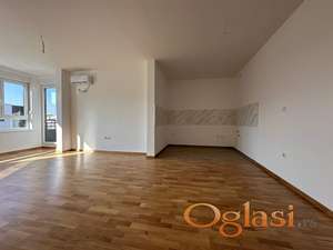 USELJIVO-NOVO ! , 2 garažna mesta ,96 m2 terase !